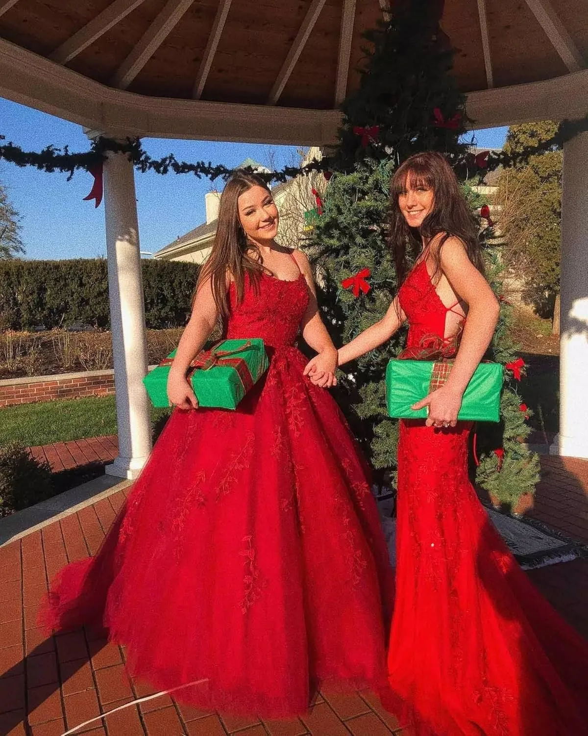 CWOAPO Spaghetti Straps Long Prom Dresses 2025 Ball Gown Lace Appliques Tulle Prom Dress with Pockets Wedding Gowns for Women