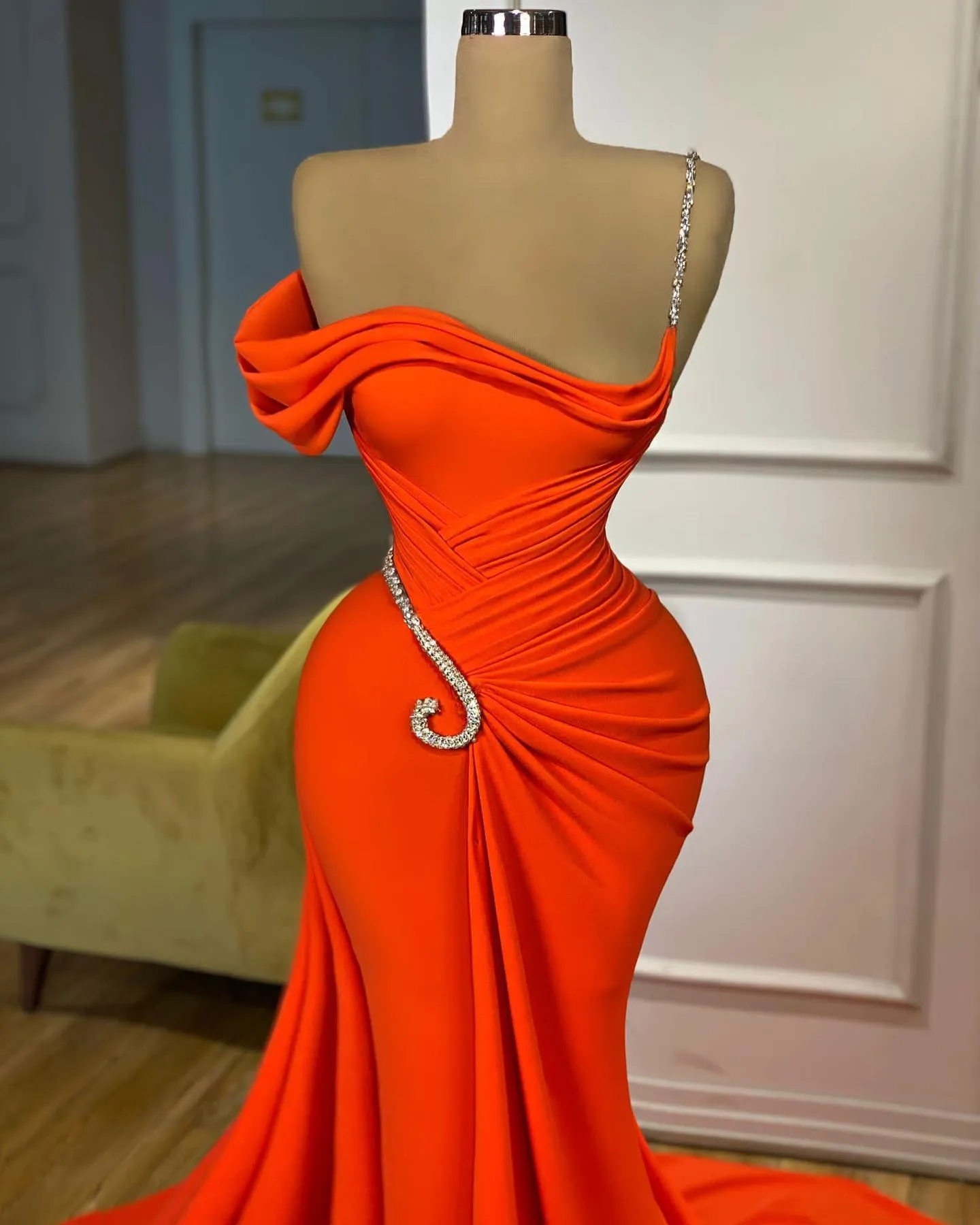 Elegant Floor Length One-should Sleeveless Mermaid Satin Prom Dress with Ruffles
