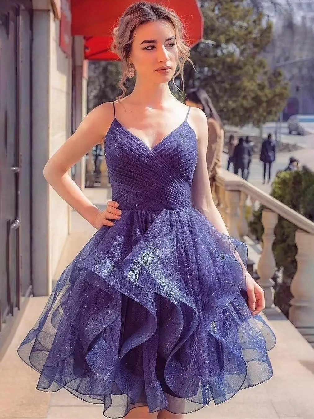 Glitter Short Prom Dress for Women Spaghetti Straps Tulle Tiered Ruffle Puffy Homecoming Cocktail Dresses
