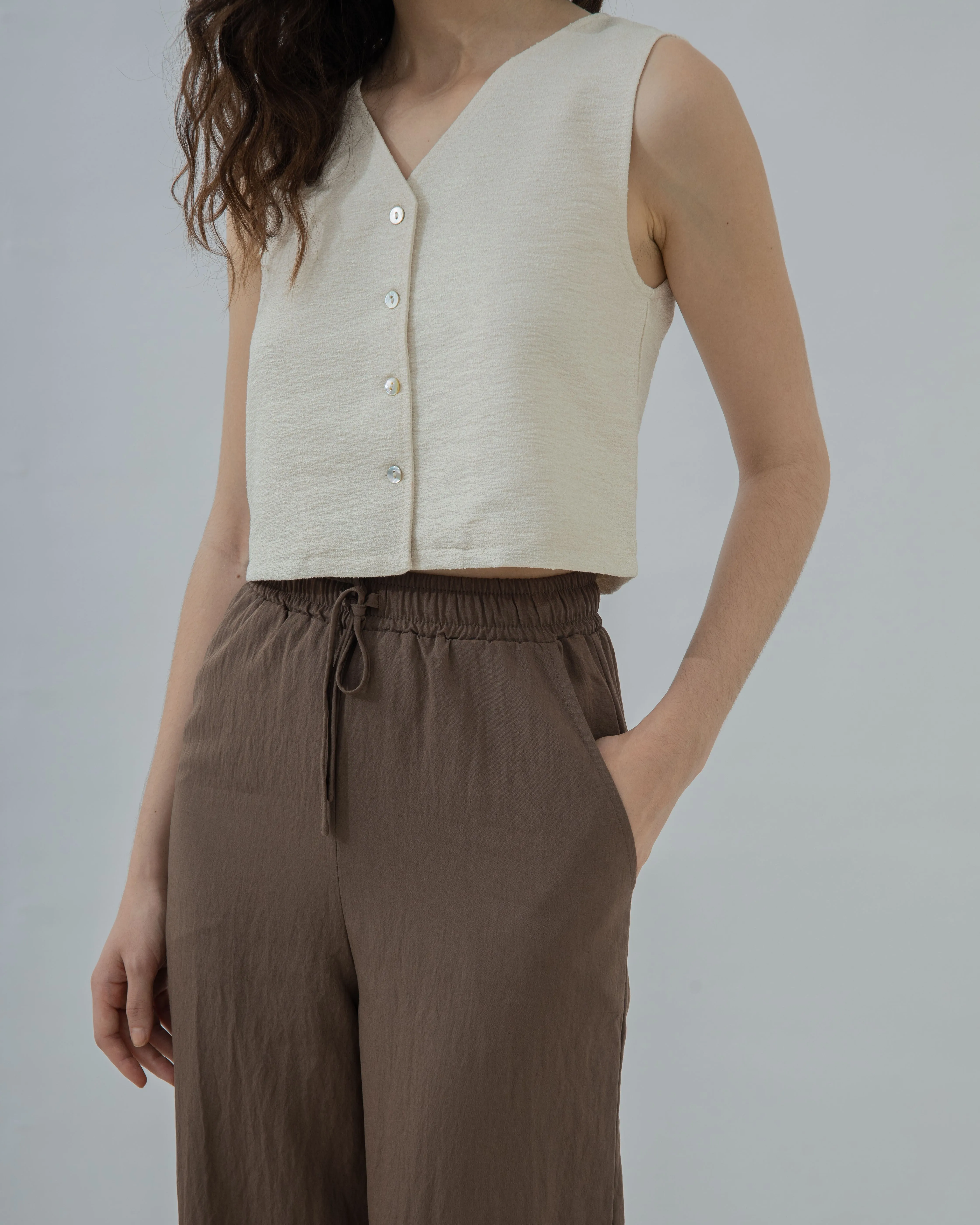 Relaxed Drawstring Straight Cut Trousers (Brown)