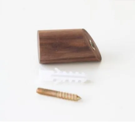 Wall Peg Hooks in Natural Wood